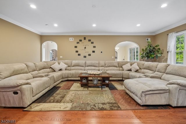 72 Hook Mountain Rd, Montville Twp., NJ 07045