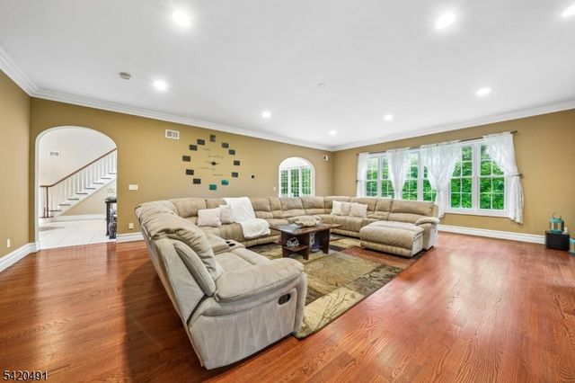 72 Hook Mountain Rd, Montville Twp., NJ 07045