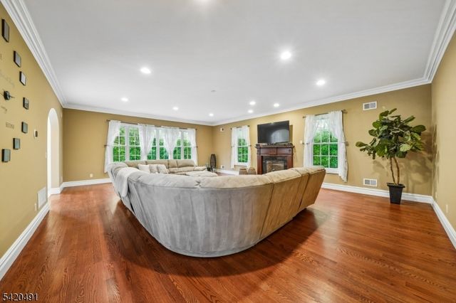 72 Hook Mountain Rd, Montville Twp., NJ 07045
