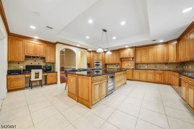 72 Hook Mountain Rd, Montville Twp., NJ 07045