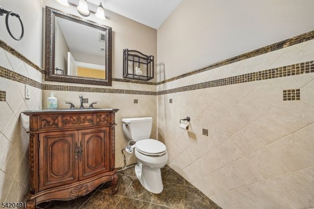 72 Hook Mountain Rd, Montville Twp., NJ 07045