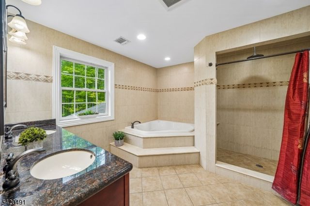 72 Hook Mountain Rd, Montville Twp., NJ 07045