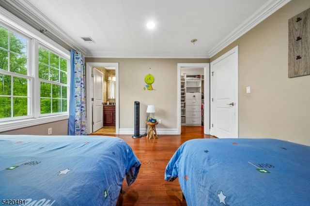 72 Hook Mountain Rd, Montville Twp., NJ 07045