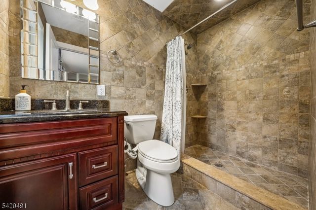 72 Hook Mountain Rd, Montville Twp., NJ 07045