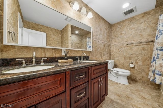72 Hook Mountain Rd, Montville Twp., NJ 07045