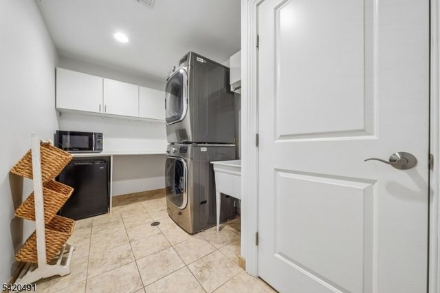 72 Hook Mountain Rd, Montville Twp., NJ 07045