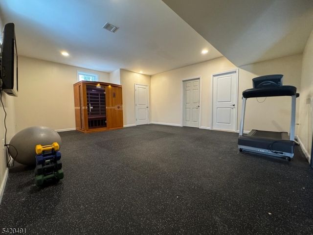 72 Hook Mountain Rd, Montville Twp., NJ 07045