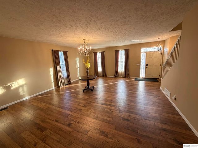 7528 N 89th Street, Omaha, NE 68122