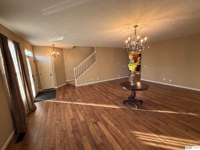 7528 N 89th Street, Omaha, NE 68122