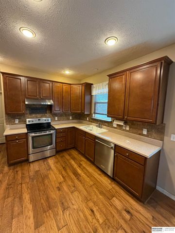 7528 N 89th Street, Omaha, NE 68122