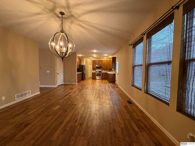 7528 N 89th Street, Omaha, NE 68122