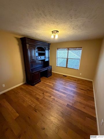 7528 N 89th Street, Omaha, NE 68122