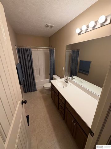 7528 N 89th Street, Omaha, NE 68122