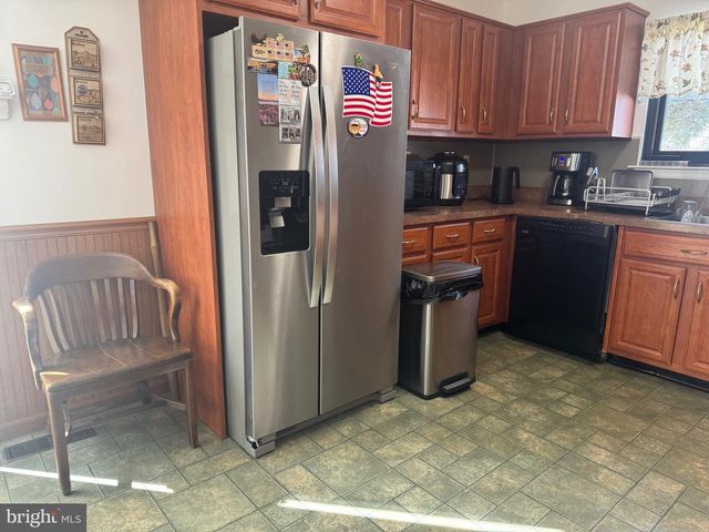 1 DEVONSHIRE CT, Ewing, NJ 08628