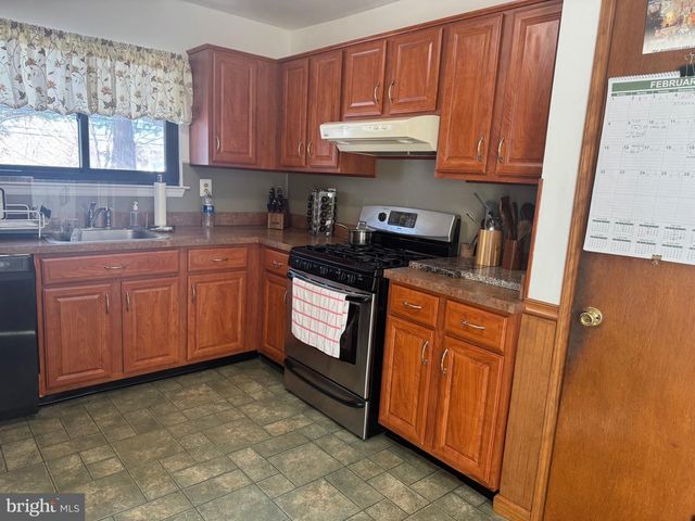 1 DEVONSHIRE CT, Ewing, NJ 08628