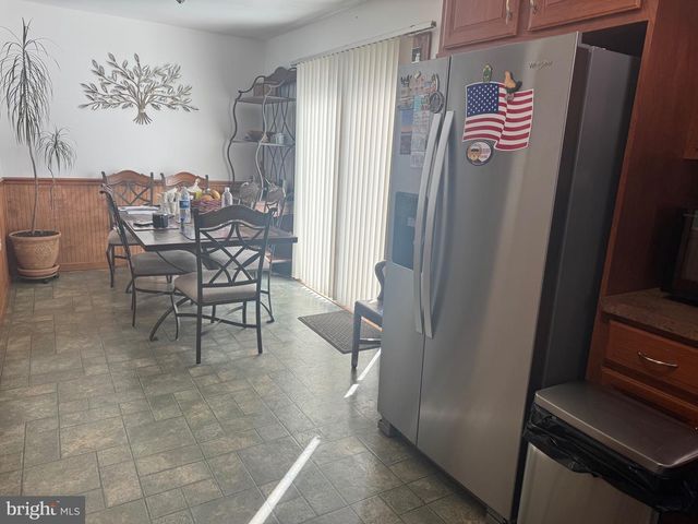 1 DEVONSHIRE CT, Ewing, NJ 08628