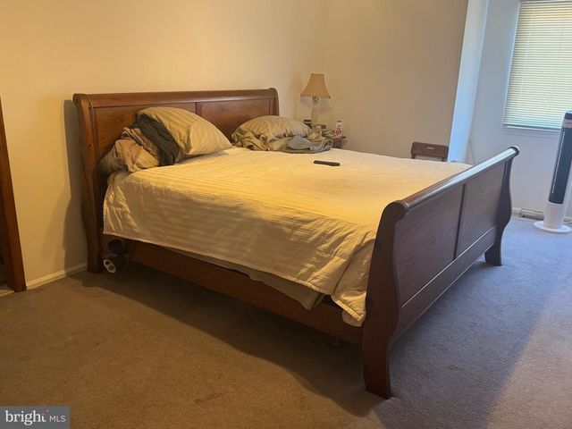 1 DEVONSHIRE CT, Ewing, NJ 08628