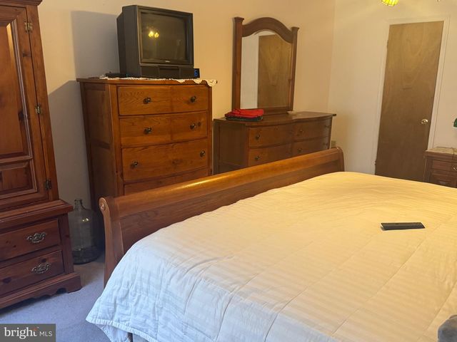 1 DEVONSHIRE CT, Ewing, NJ 08628