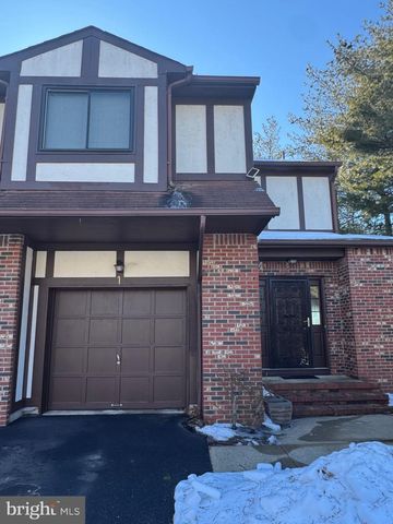 1 DEVONSHIRE CT, Ewing, NJ 08628