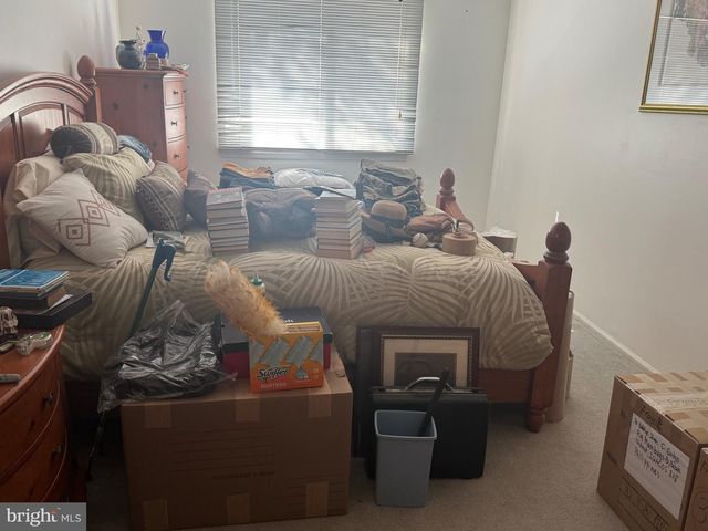 1 DEVONSHIRE CT, Ewing, NJ 08628