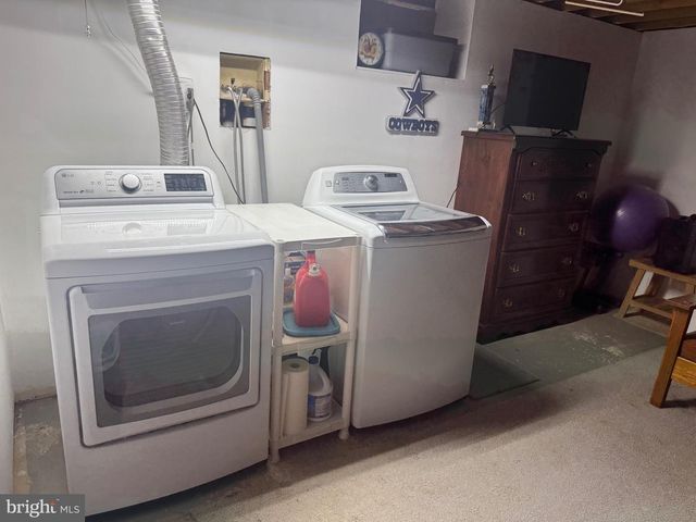 1 DEVONSHIRE CT, Ewing, NJ 08628