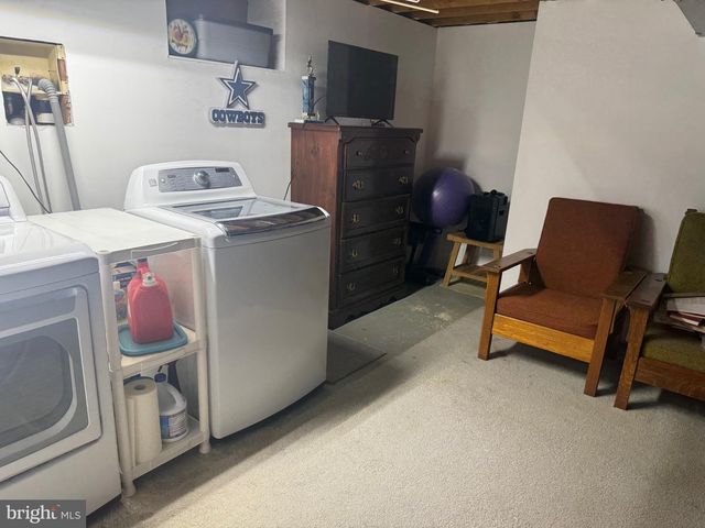 1 DEVONSHIRE CT, Ewing, NJ 08628