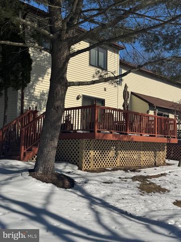 1 DEVONSHIRE CT, Ewing, NJ 08628