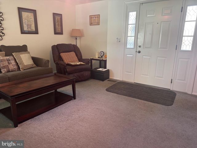 1 DEVONSHIRE CT, Ewing, NJ 08628