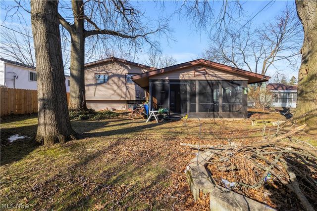 26619 Redwood Drive, Olmsted Falls, OH 44138