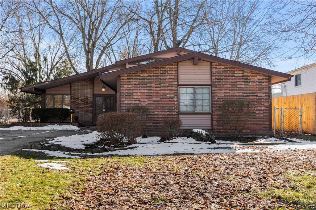 26619 Redwood Drive, Olmsted Falls, OH 44138