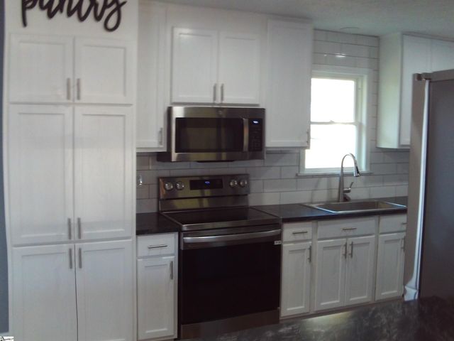 611 Bridwell Road, Travelers Rest, SC 29690