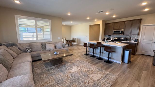 17744 W Cassia Way, Goodyear, AZ 85338