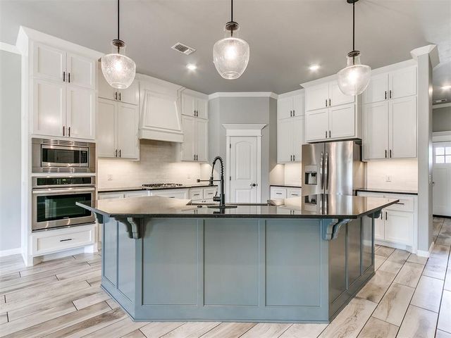 12912 SW 8th Street, Yukon, OK 73099