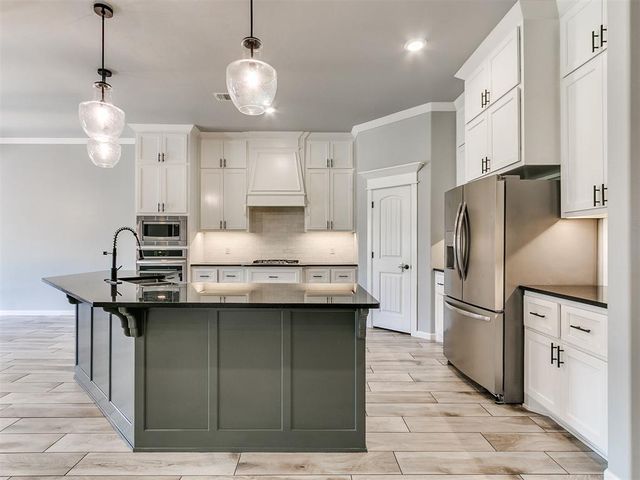 12912 SW 8th Street, Yukon, OK 73099