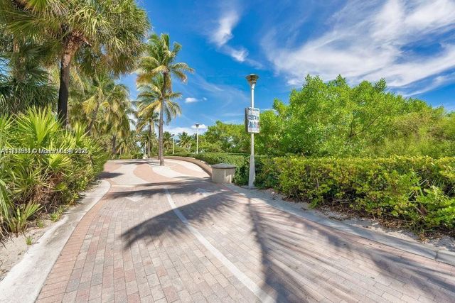 1621 Collins Ave 707, Miami Beach, FL 33139