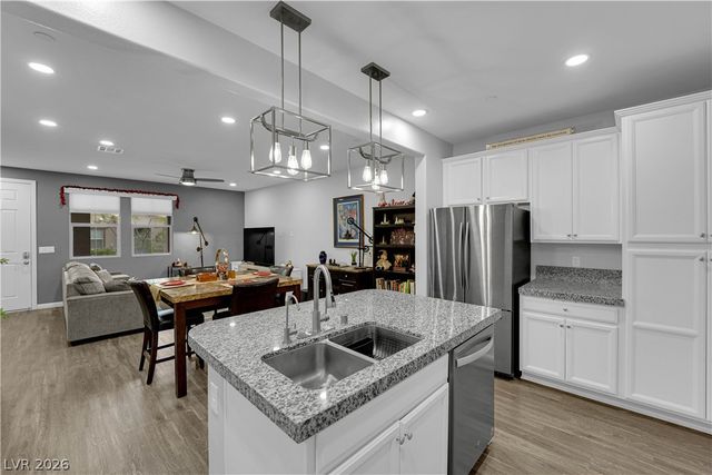 160 Lomita Heights Drive, Las Vegas, NV 89138