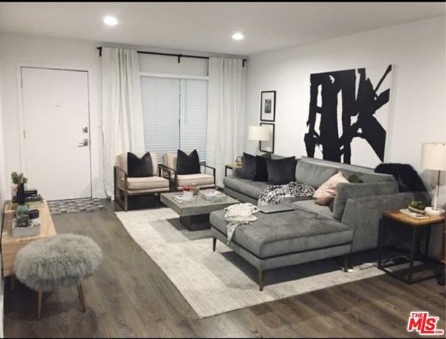 400 S Mariposa Avenue, Los Angeles, CA 90020