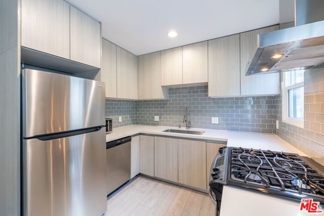 400 S Mariposa Avenue, Los Angeles, CA 90020