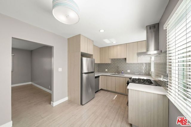 400 S Mariposa Avenue, Los Angeles, CA 90020