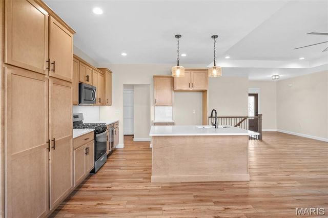 621 Glendale Drive, Troy, IL 62294