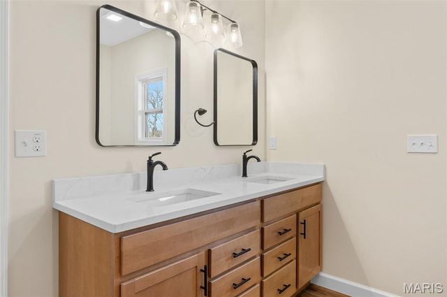 621 Glendale Drive, Troy, IL 62294