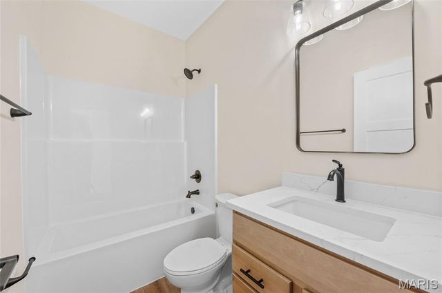 621 Glendale Drive, Troy, IL 62294