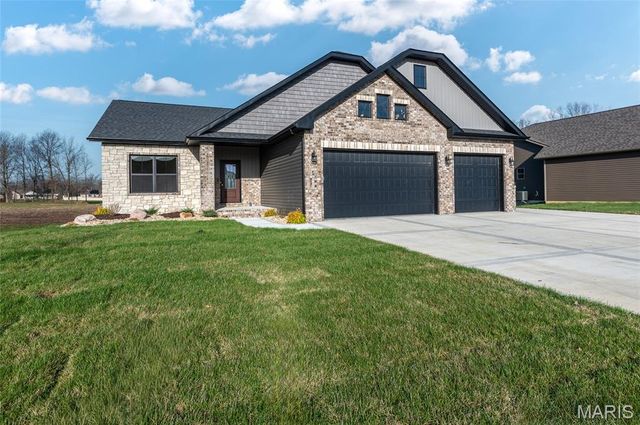 621 Glendale Drive, Troy, IL 62294