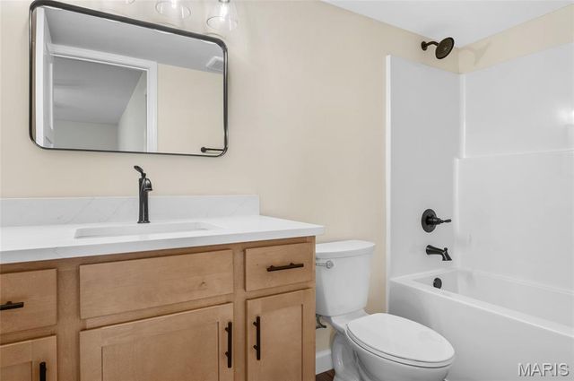 621 Glendale Drive, Troy, IL 62294