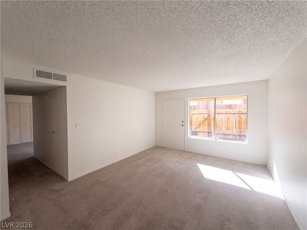 1511 Living Desert Drive B, Las Vegas, NV 89119 — photo 3
