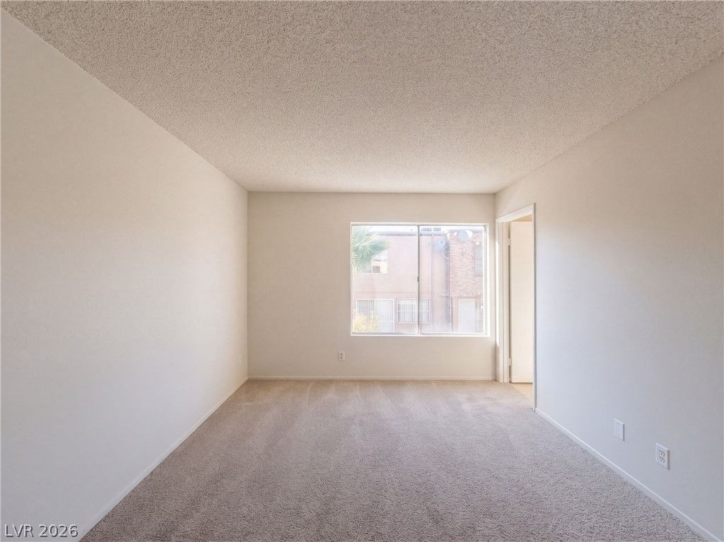 1511 Living Desert Drive B, Las Vegas, NV 89119 — photo 4