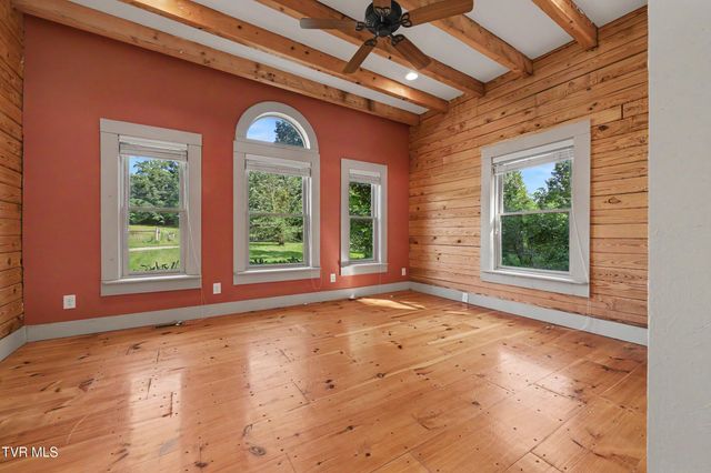 3101 Whitehouse Road, Greeneville, TN 37745
