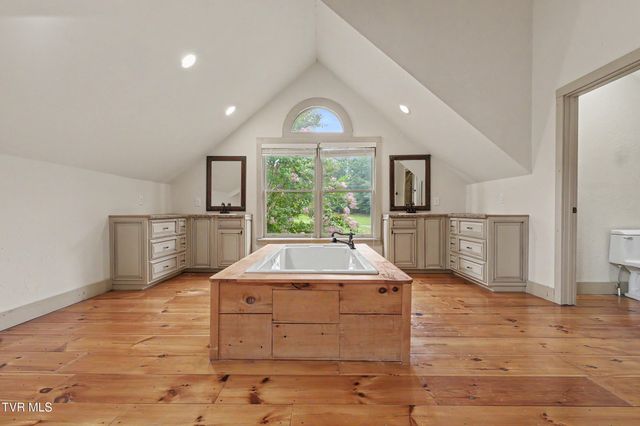 3101 Whitehouse Road, Greeneville, TN 37745