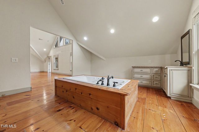 3101 Whitehouse Road, Greeneville, TN 37745