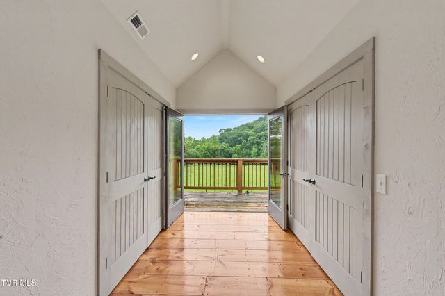 3101 Whitehouse Road, Greeneville, TN 37745